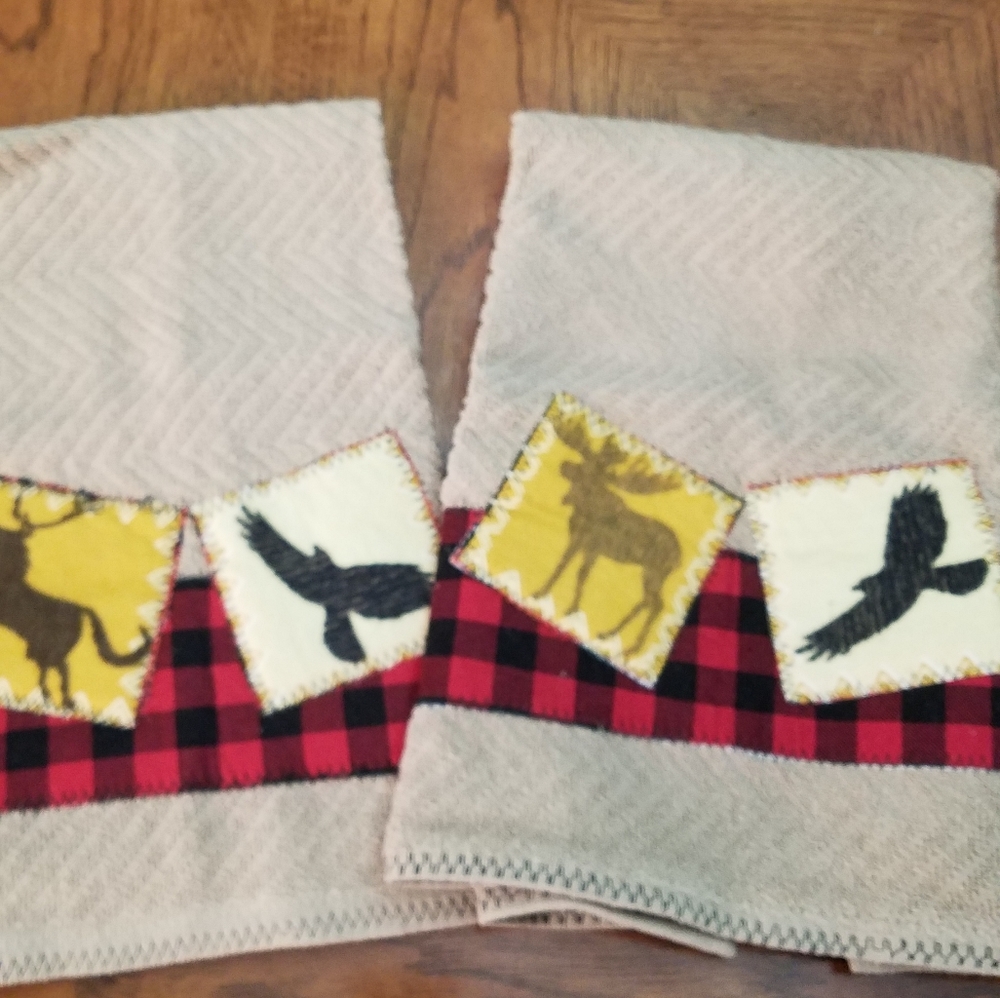 2 new hand towels